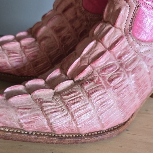 Vaquera (Mexico) Size 7 Women Genuine Leather Alligator Pink Dyed Western Boots - Picture 2 of 15
